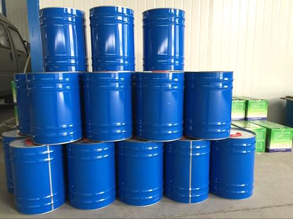 Spraying quick setting rubber asphalt waterproof coating
