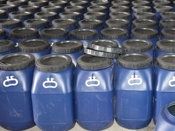 Spraying quick setting rubber asphalt waterproof coating