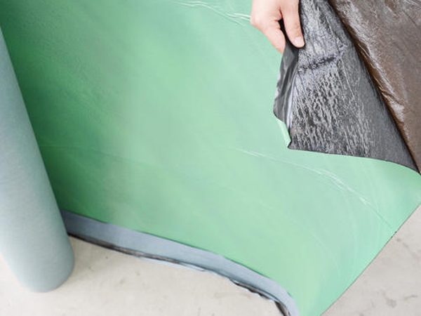 Quick reaction adhesive cross membrane self-adhesive waterproofing membrane