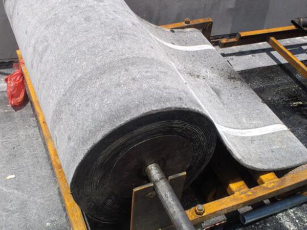 Modified asphalt waterproofing membrane for roads, bridges, and high-speed railways
